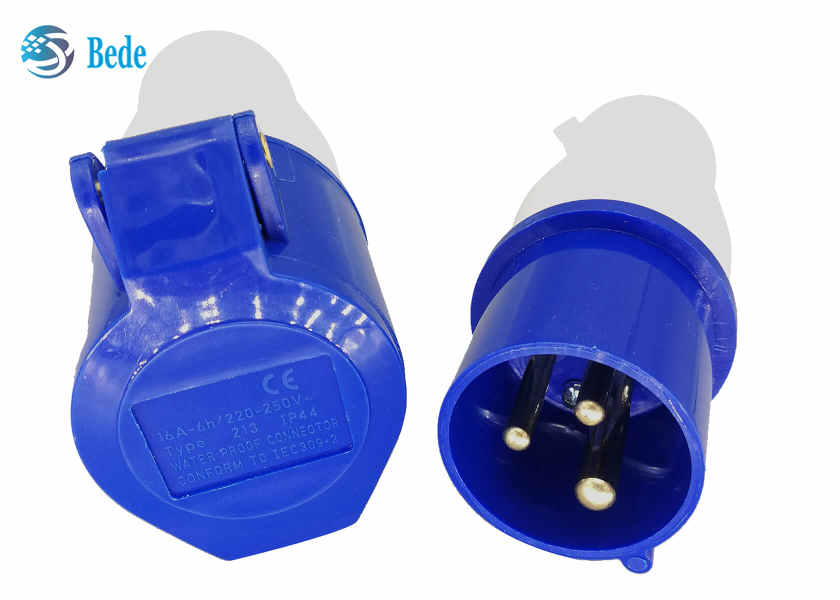 Single Phase Industrial Plug And Socket P+N+E Blue Color 220250V 16A